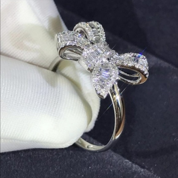 *NEW 925 STERLING SILVER DIAMOND BAGUETTE BOW RING - Picture 4 of 6